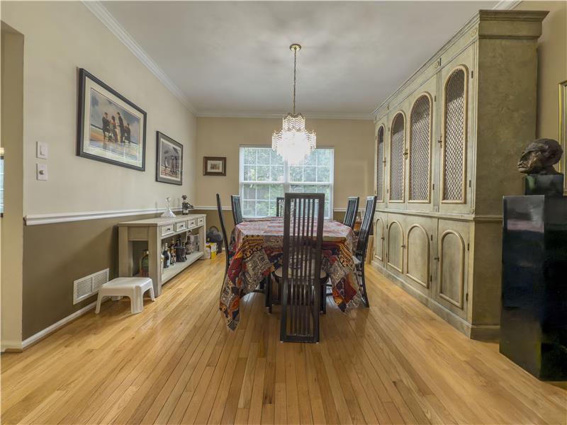 295 Freeland Drive - Dining room 