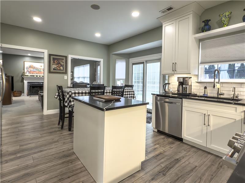 295 Freeland Drive - Kitchen 