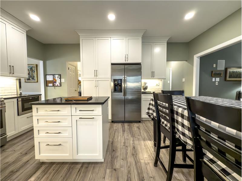 295 Freeland Drive - Kitchen 