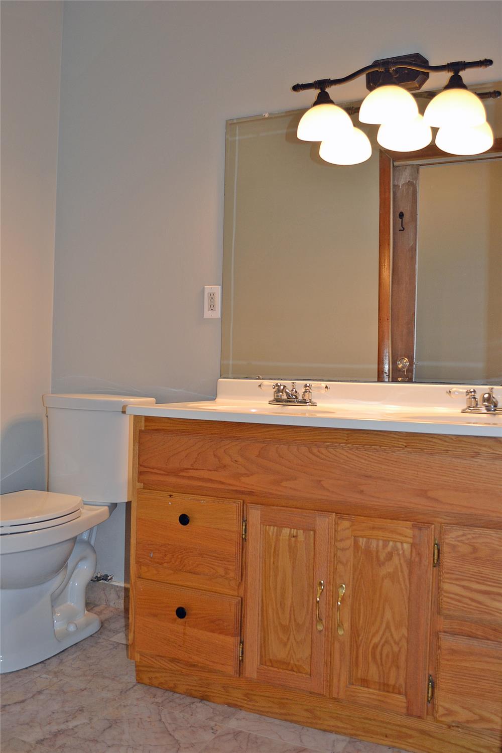 https://realbird.blob.core.windows.net/rb-photos/2956-w-75th-lane-merrillville-in-46410_A9E3C7A1_640886_638837133037722856_80x60.jpg
