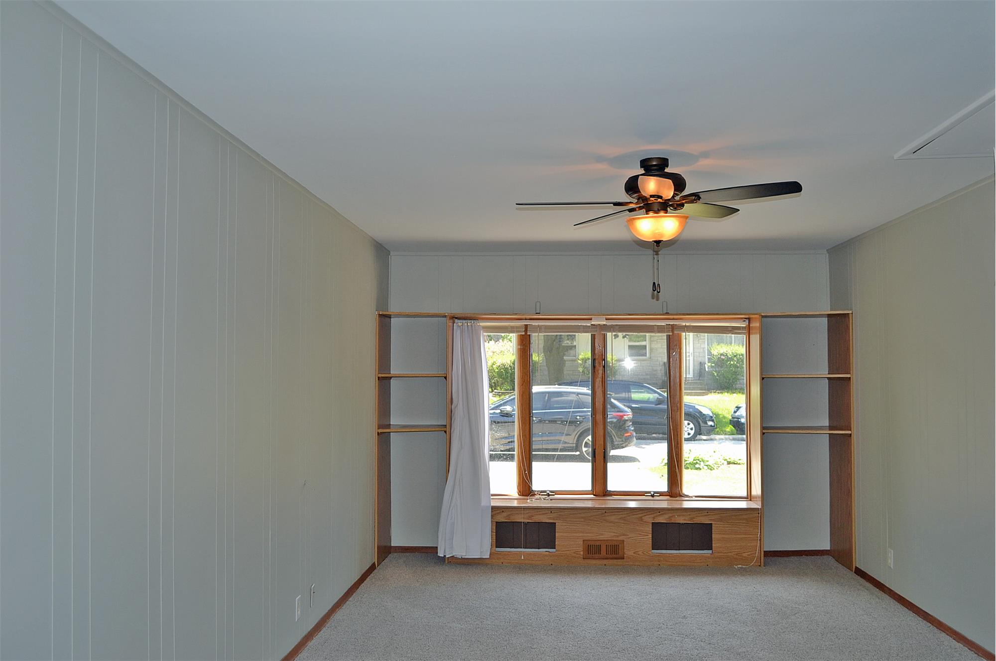 https://realbird.blob.core.windows.net/rb-photos/2956-w-75th-lane-merrillville-in-46410_A9E3C7A1_640886_638837133062489494_80x60.jpg