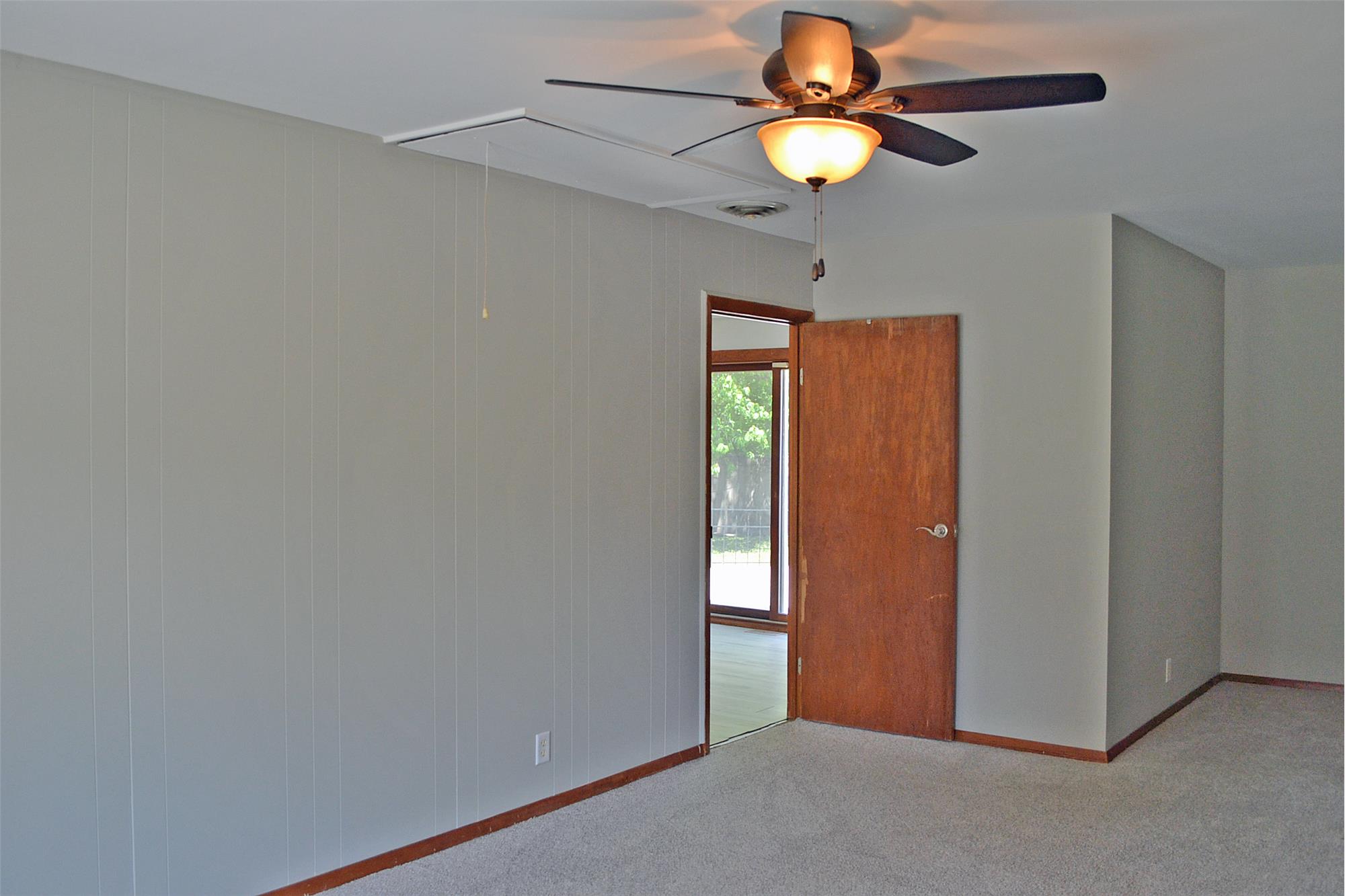https://realbird.blob.core.windows.net/rb-photos/2956-w-75th-lane-merrillville-in-46410_A9E3C7A1_640886_638837133088206385_80x60.jpg