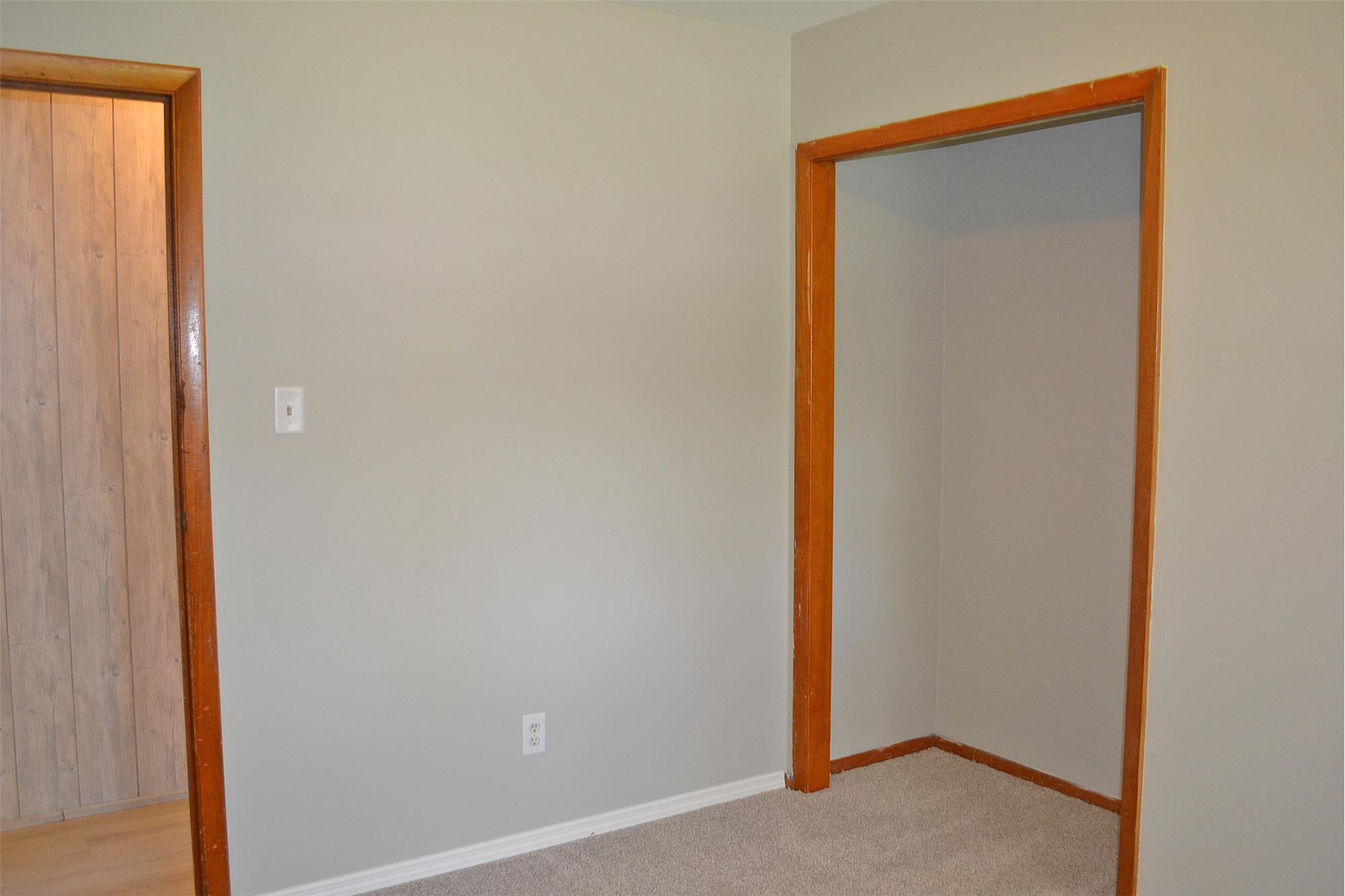 https://realbird.blob.core.windows.net/rb-photos/2956-w-75th-lane-merrillville-in-46410_A9E3C7A1_640886_638837133099924902_80x60.jpg