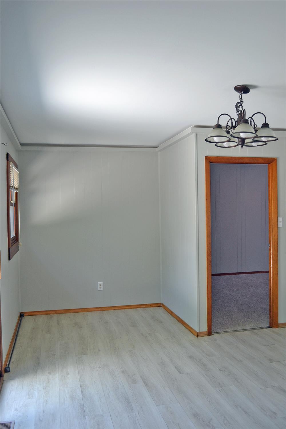 https://realbird.blob.core.windows.net/rb-photos/2956-w-75th-lane-merrillville-in-46410_A9E3C7A1_640886_638837133155967152_80x60.jpg
