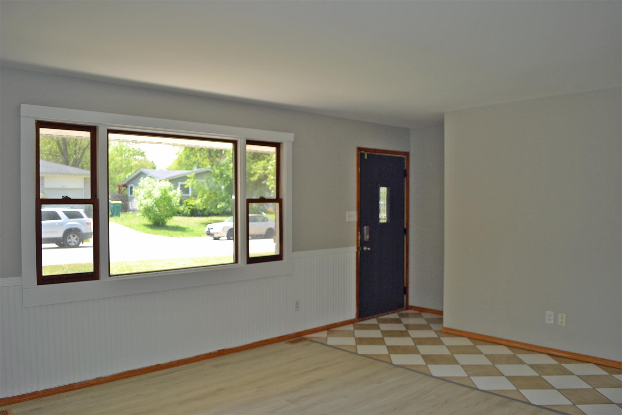https://realbird.blob.core.windows.net/rb-photos/2956-w-75th-lane-merrillville-in-46410_A9E3C7A1_640886_638837137183664226_80x60.jpg
