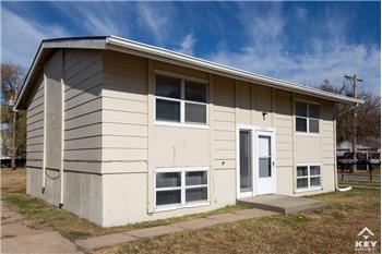 2975 N Salina Ct, Wichita, KS