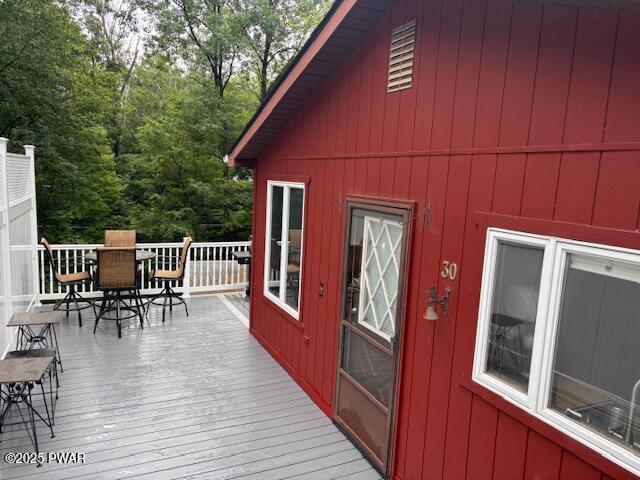 Decking with Privacy Wall