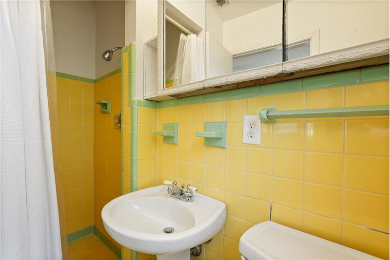 Primary En Suite Bath
