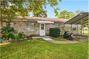 Primary listing photos for listing ID 555829