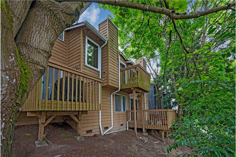 Top Floor Sylvan Setting
