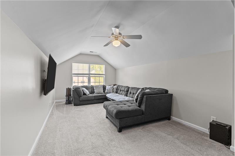 Huge bonus room ideal for home office, gym, media room, play room, hobby room