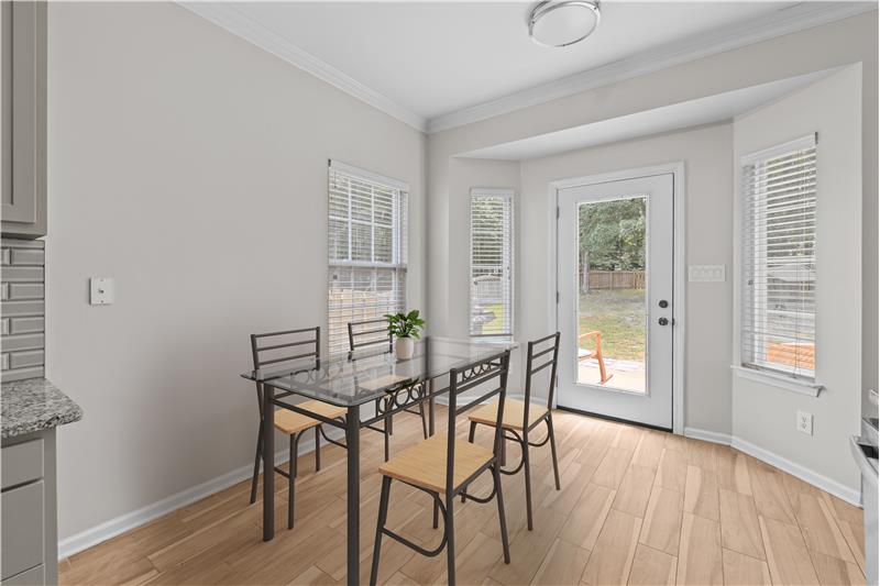 Sunny breakast area ideal for daily meals and casual entertaining