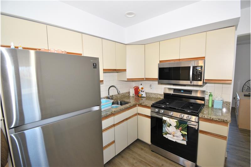 Updated Kitchen-New S.S.Appliances