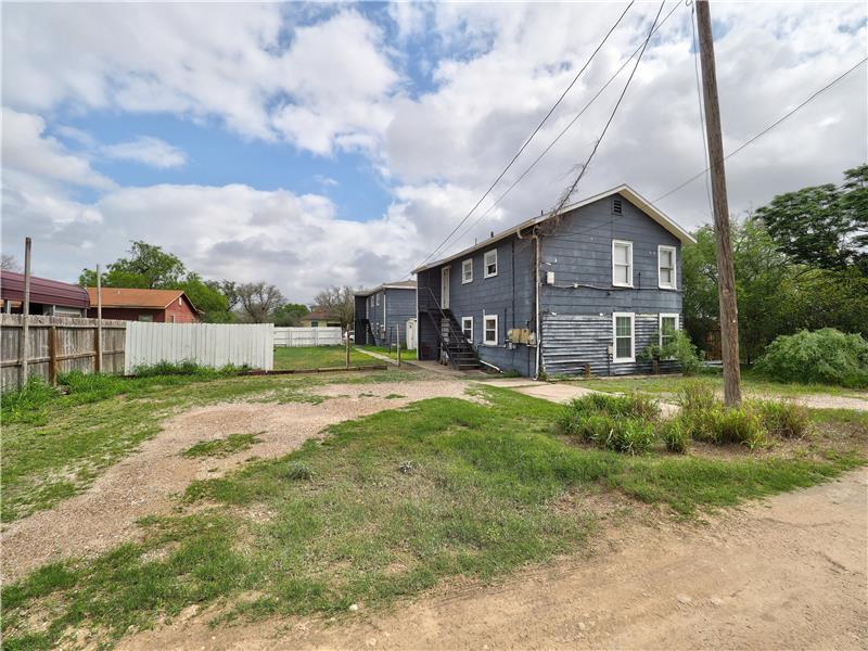 
                            Property Image 7