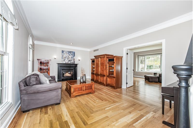 308 Auburn Drive Living Room