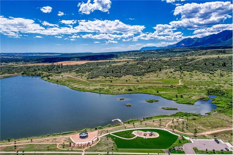 Parks, trails and picnic areas around the lake