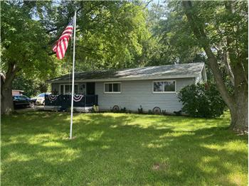 310 Southeastern Ct, Genoa City, WI