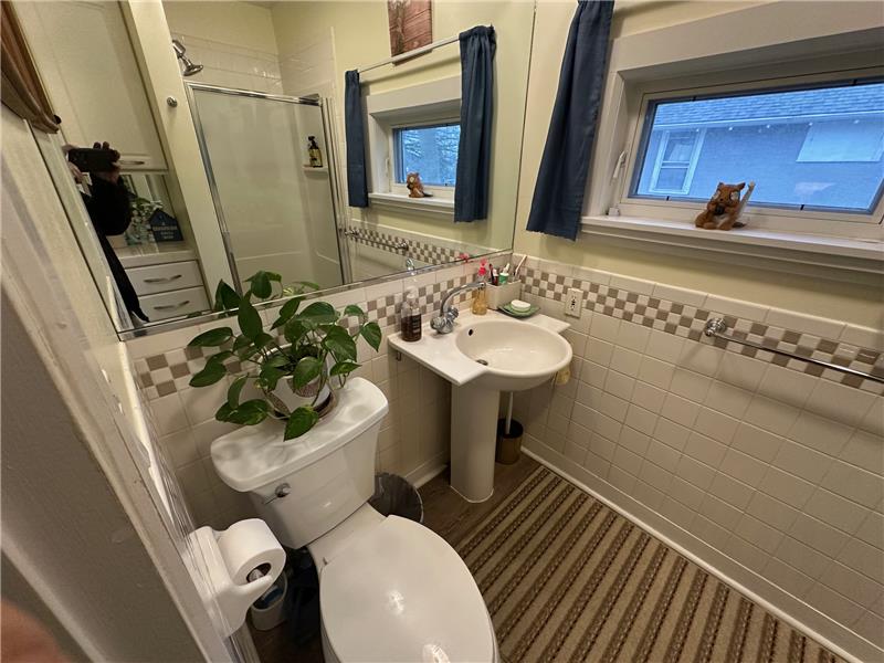 Bathroom upper level