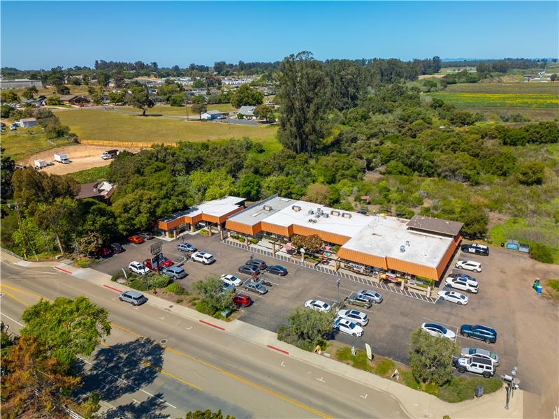 Bubbles & Tea, Restaurants and Shopping Nearby