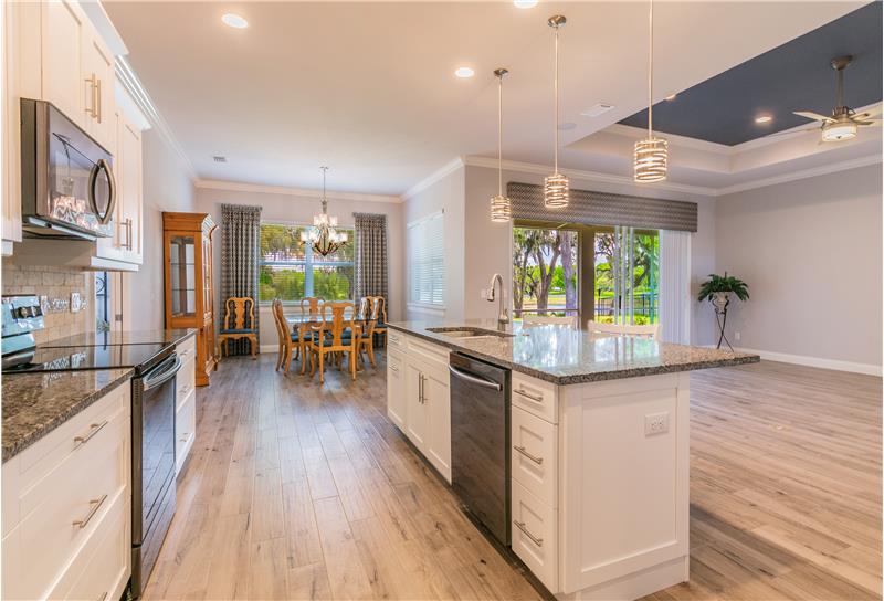 Large Island In Kitchen