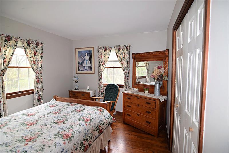 Bedroom  in-- four bedroom umit