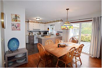 Open floorplan, dining area