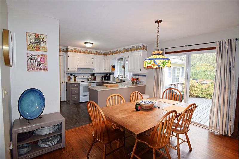 Open floorplan, dining area