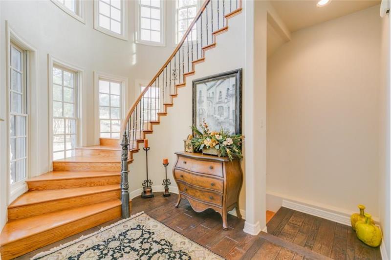 Foyer / Entryway Waterfront 3+ Story 4 Bedroom Single Family Residence 3200 Pack Saddle Dr., Horseshoe Bay, TX 78657 Owner/Agent