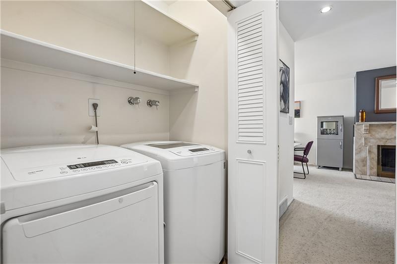 Laundry closet - LG high-efficiency washer & dryer included