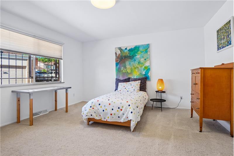 Guest bedroom