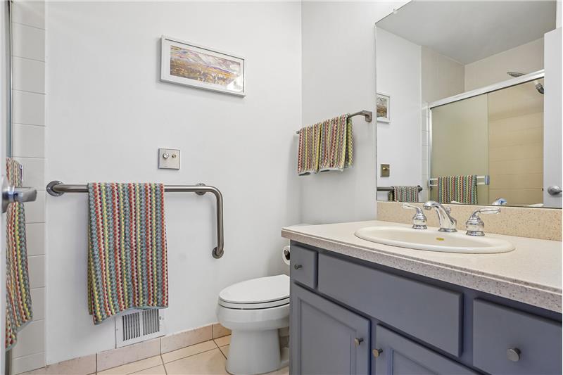 Ensuite primary bathroom