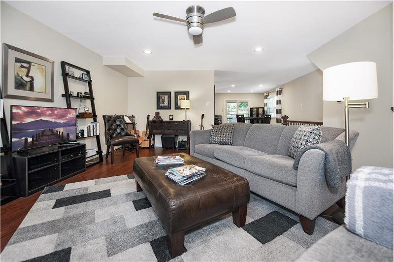 325 Liberty Lane Living Room