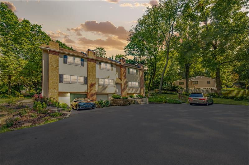 325 Liberty Lane Exterior Front
