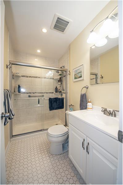 325 Liberty Lane Master Bathroom