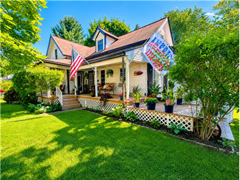 325 Spruce Street, Traverse City, MI