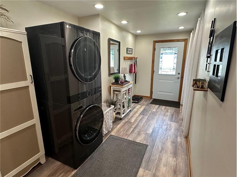 Bonus/laundry room 