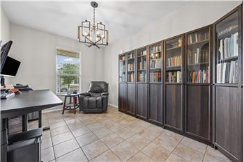 Multi use space/Office/Formal Dining