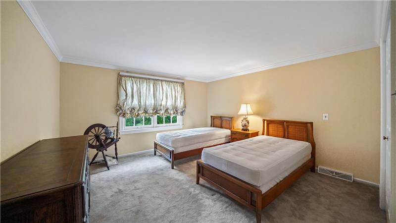 330 Oak Terrace Bedroom 2