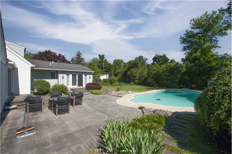 3431 Tyson - Patio and pool