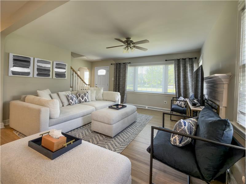3431 Tyson  - Living room