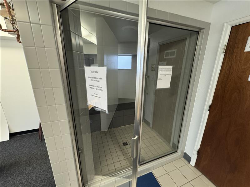 Steam room in both men's and ladies' locker rooms