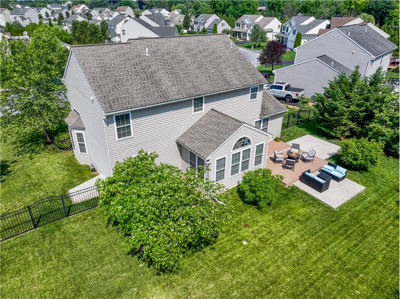 Perfect amount of entertaining space and grass lawn