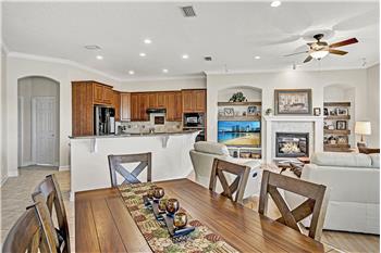 Kitchen with Breakfast area