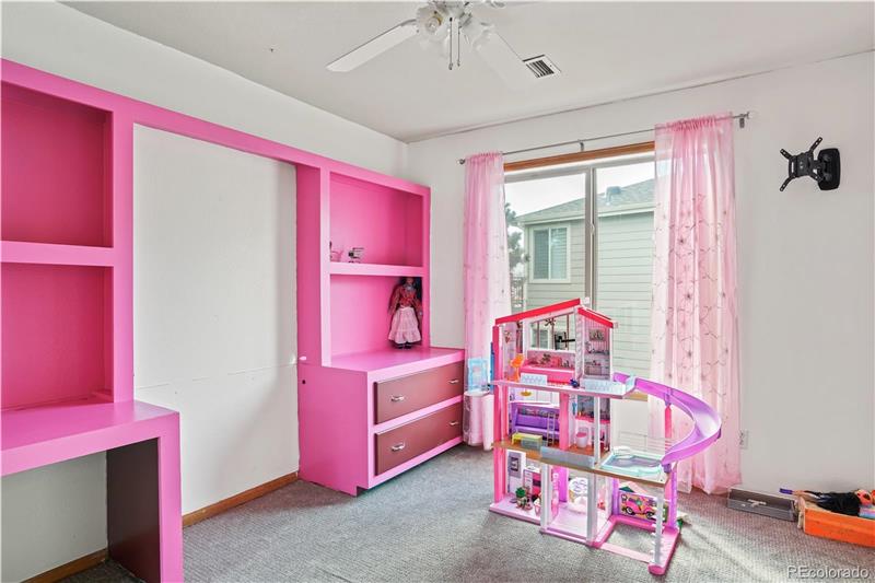 Second guest bedroom upstairs