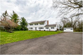Primary listing photos for listing ID 564701