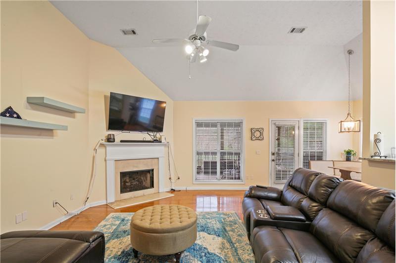 Spacious living room