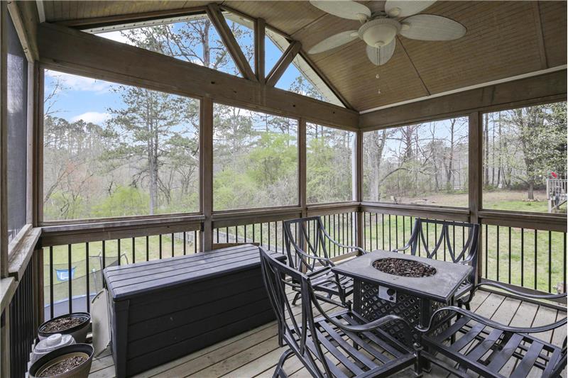 Interior upper screen porch