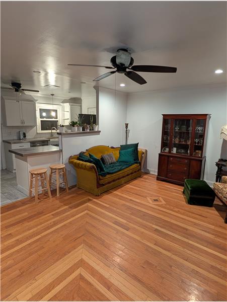Living room Hardwood Floors