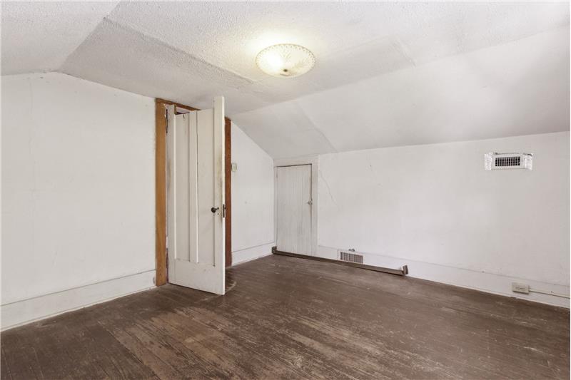 East Non-conforming Bedroom