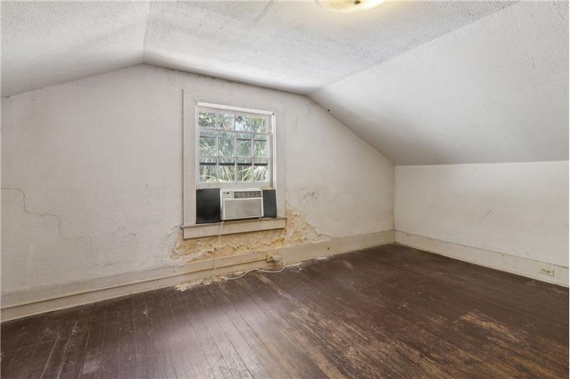 East Non-conforming Bedroom